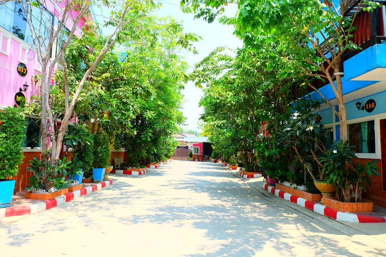 Rak Kun Resort 2 Накхон Сауан Екстериор снимка